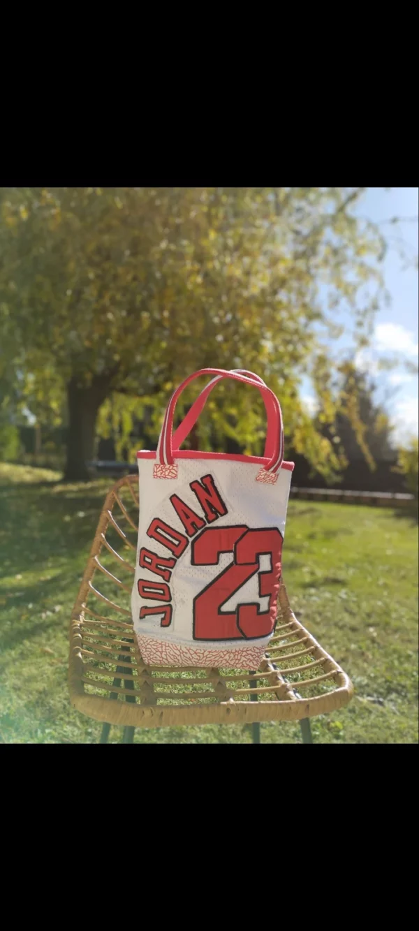 Upcycled Jersey en Sac Blanc Bulls – Image 2